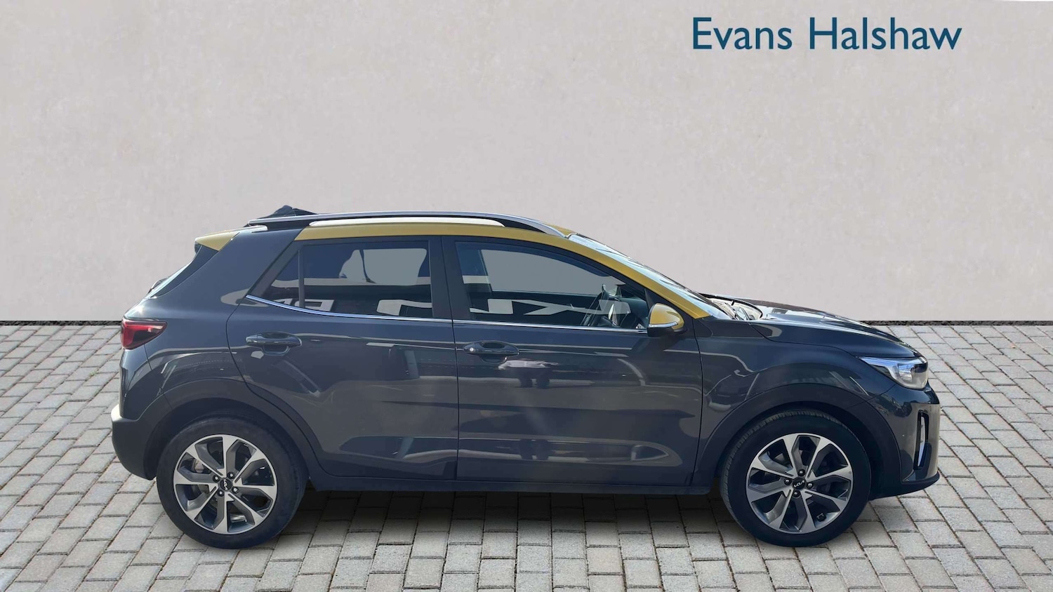 Used Kia Stonic for sale - 77862626: Photo 2