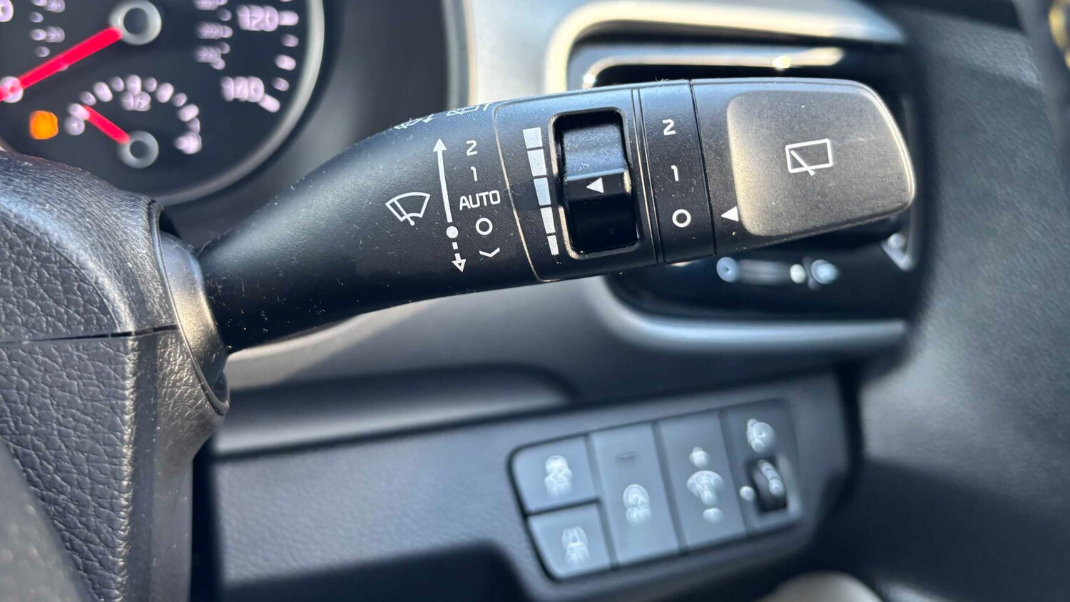 Used Kia Stonic for sale - 77862626: Photo 27