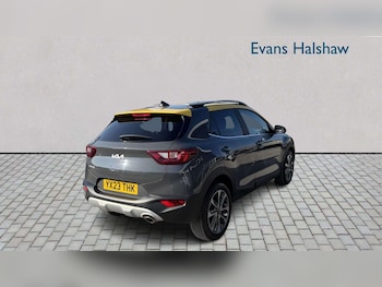 Used Kia Stonic 2023 for sale - 77862626: Photo