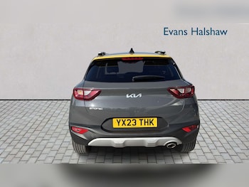 Used Kia Stonic 2023 for sale - 77862626: Photo