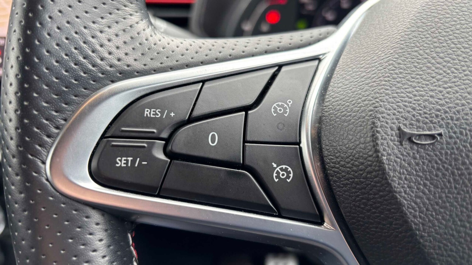 Used Renault Clio 2022 for sale - 77859768: Photo 19