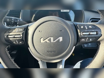 Used Kia Stonic 2025 for sale - 78482761: Photo
