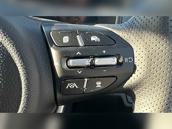 Used Kia Stonic 2025 for sale - 78482761: Photo