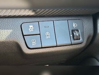 Used Kia Stonic 2025 for sale - 78482761: Photo