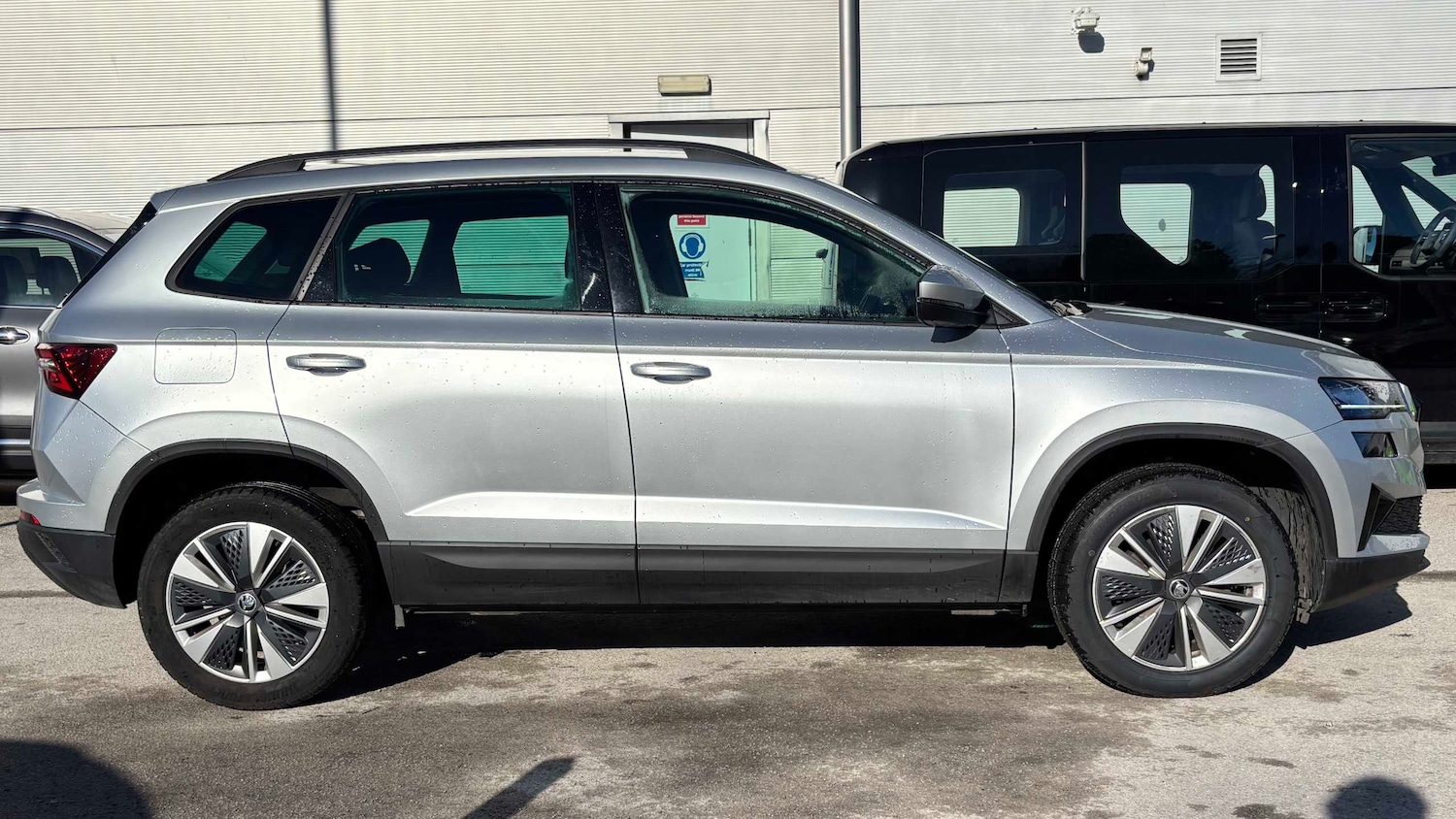 Used Skoda Karoq 2024 for sale - 77856753: Photo 2