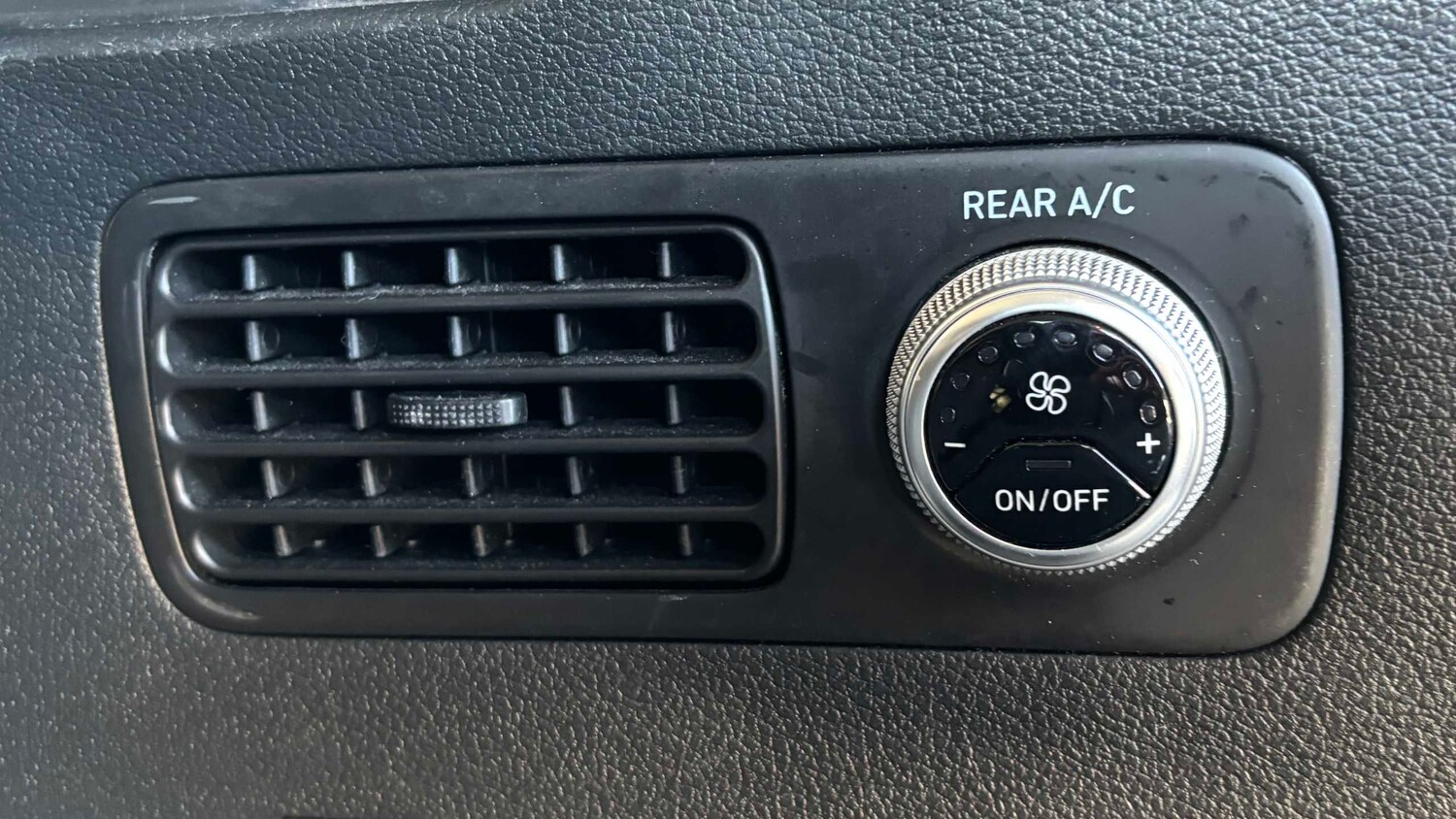 Used Hyundai Santa Fe for sale - 77861955: Photo 28