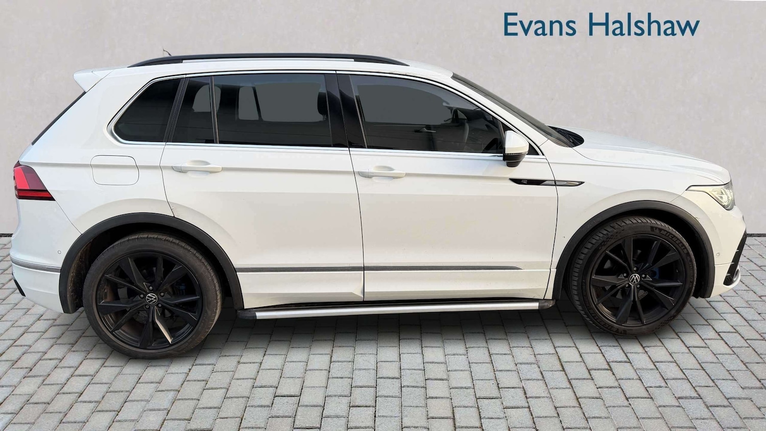 Used Volkswagen Tiguan for sale - 77861816: Photo 2