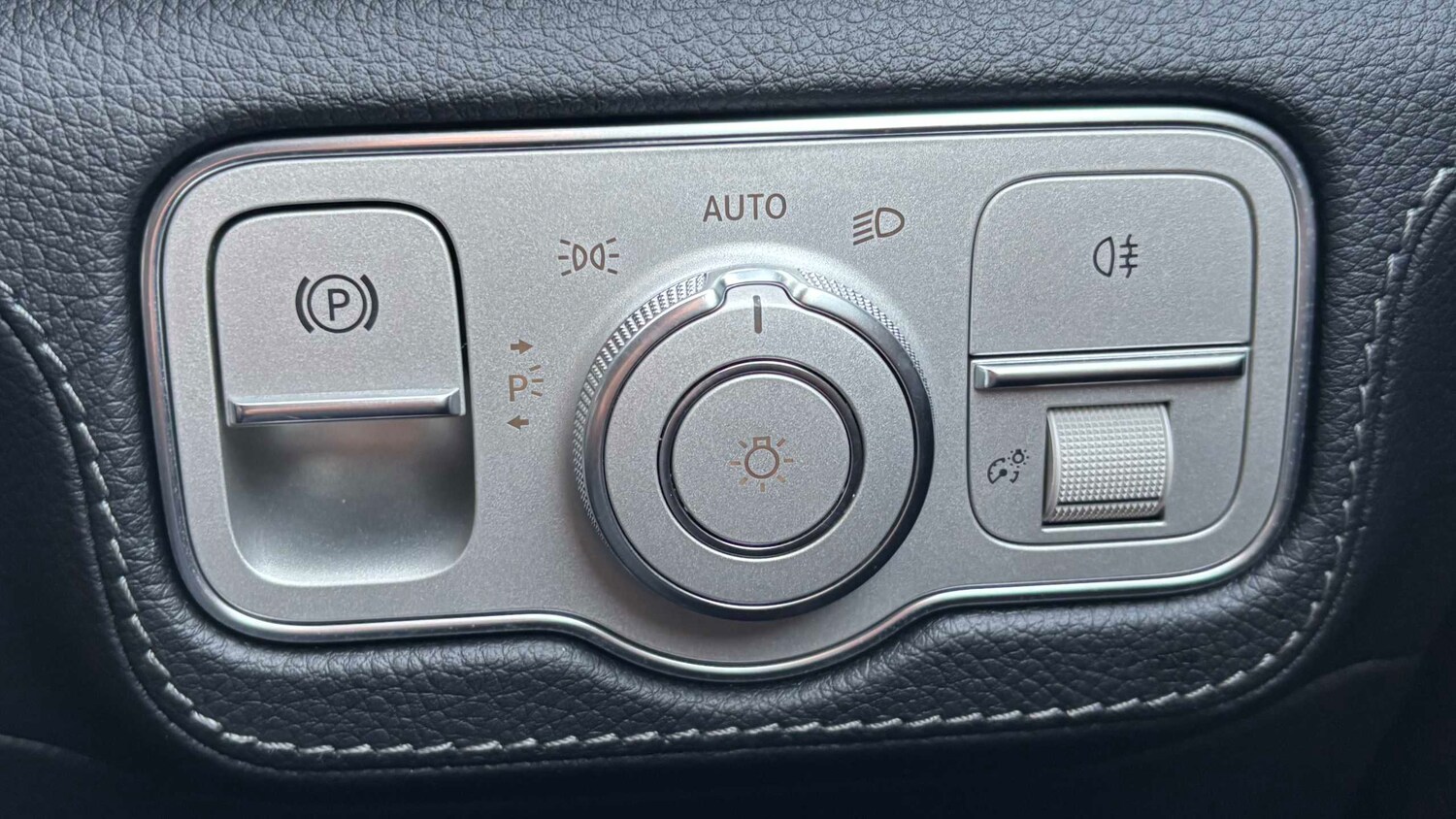 Used Mercedes-Benz GLE 2023 for sale - 77972491: Photo 29