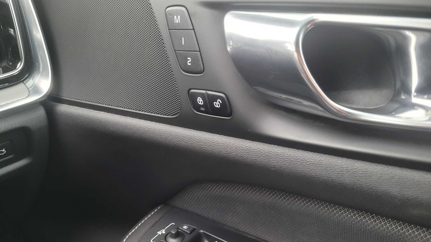 Used Volvo V60 for sale - 77860359: Photo 24