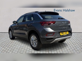 Used Volkswagen T-Roc 2024 for sale - 79227606: Photo