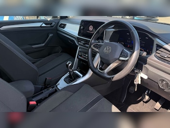 Used Volkswagen T-Roc 2024 for sale - 79227606: Photo