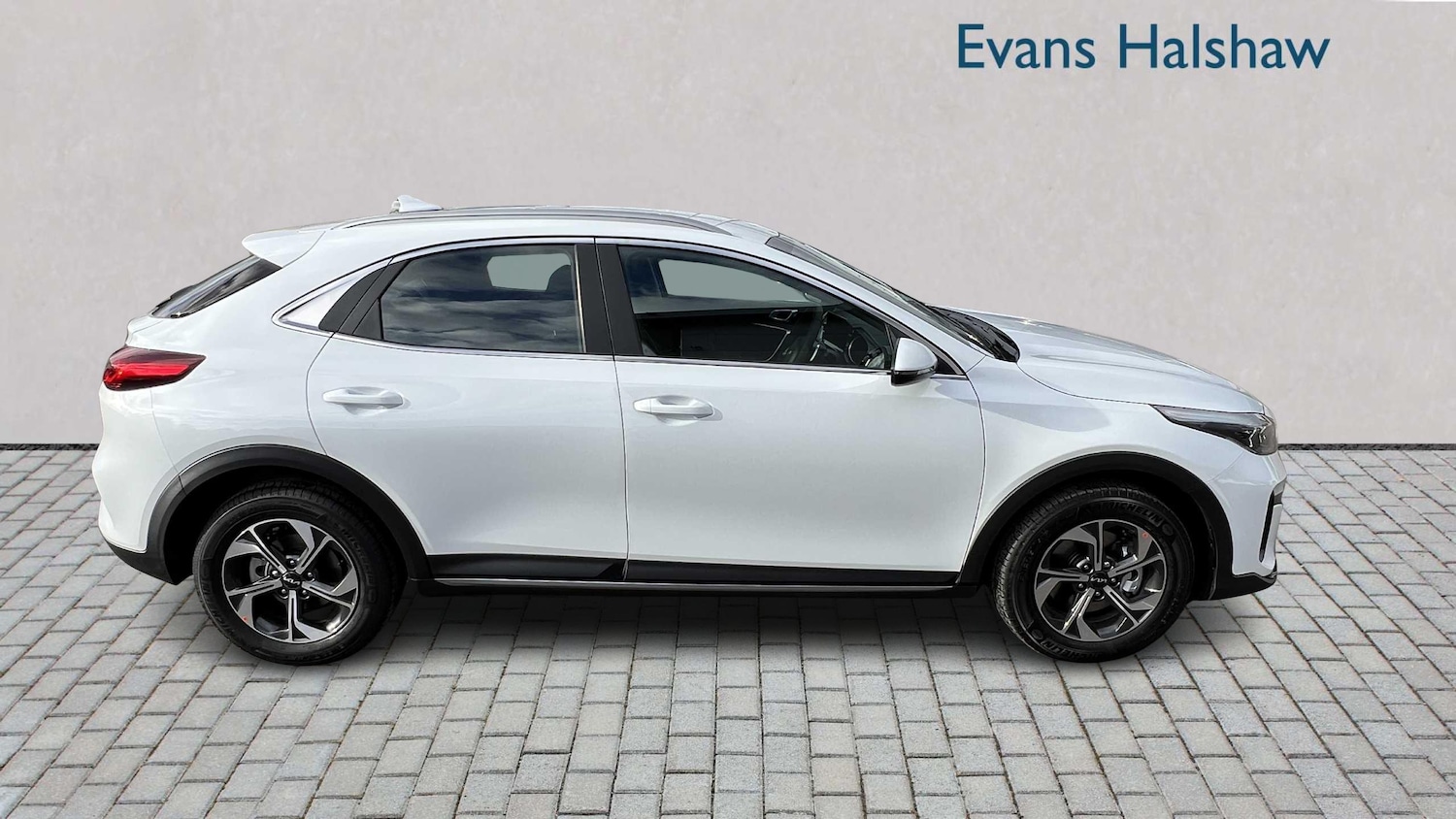 Used Kia XCeed 2025 for sale - 78060343: Photo 2