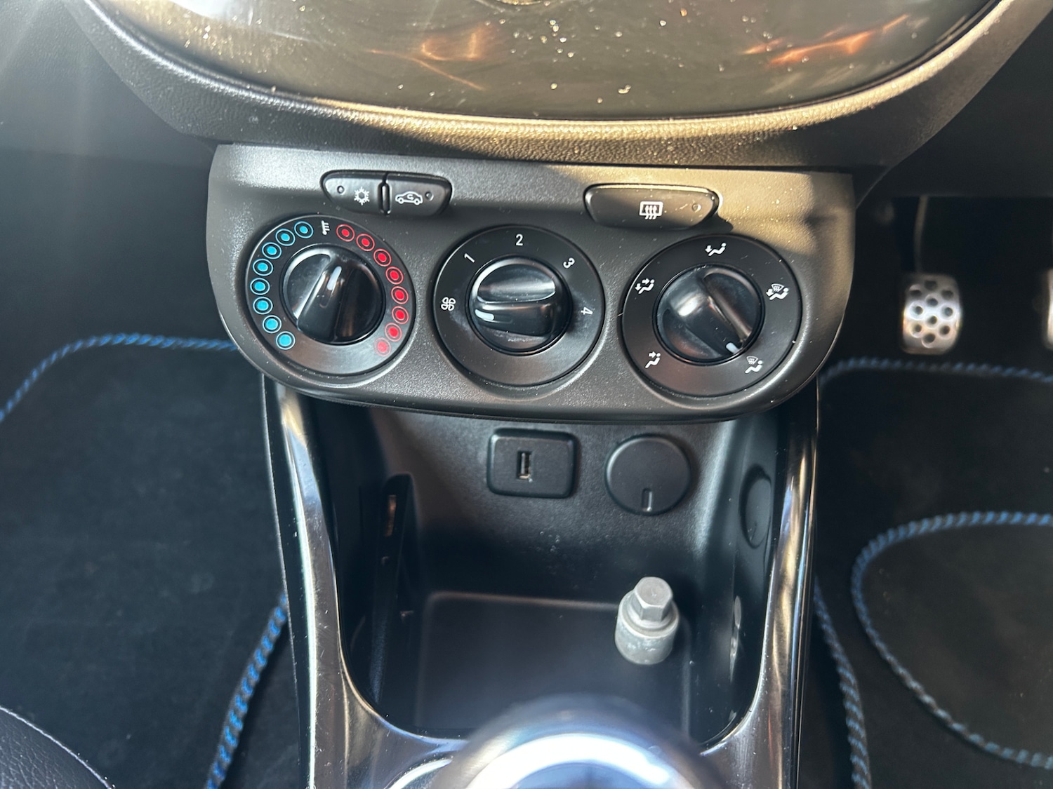 Used Vauxhall ADAM 2016 for sale - 77945483: Photo 17