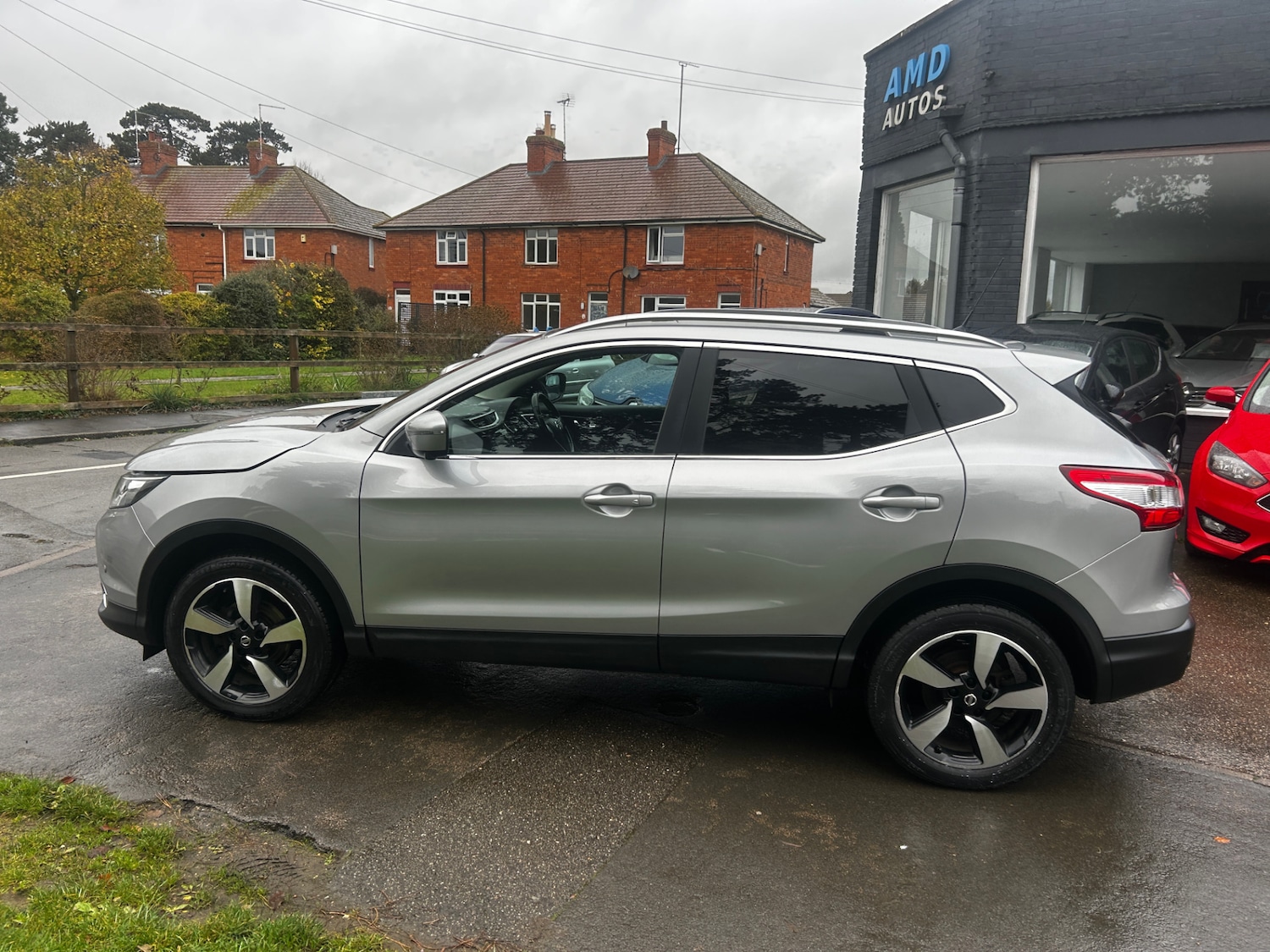 Used Nissan Qashqai 2017 for sale - 76553742: Photo 2