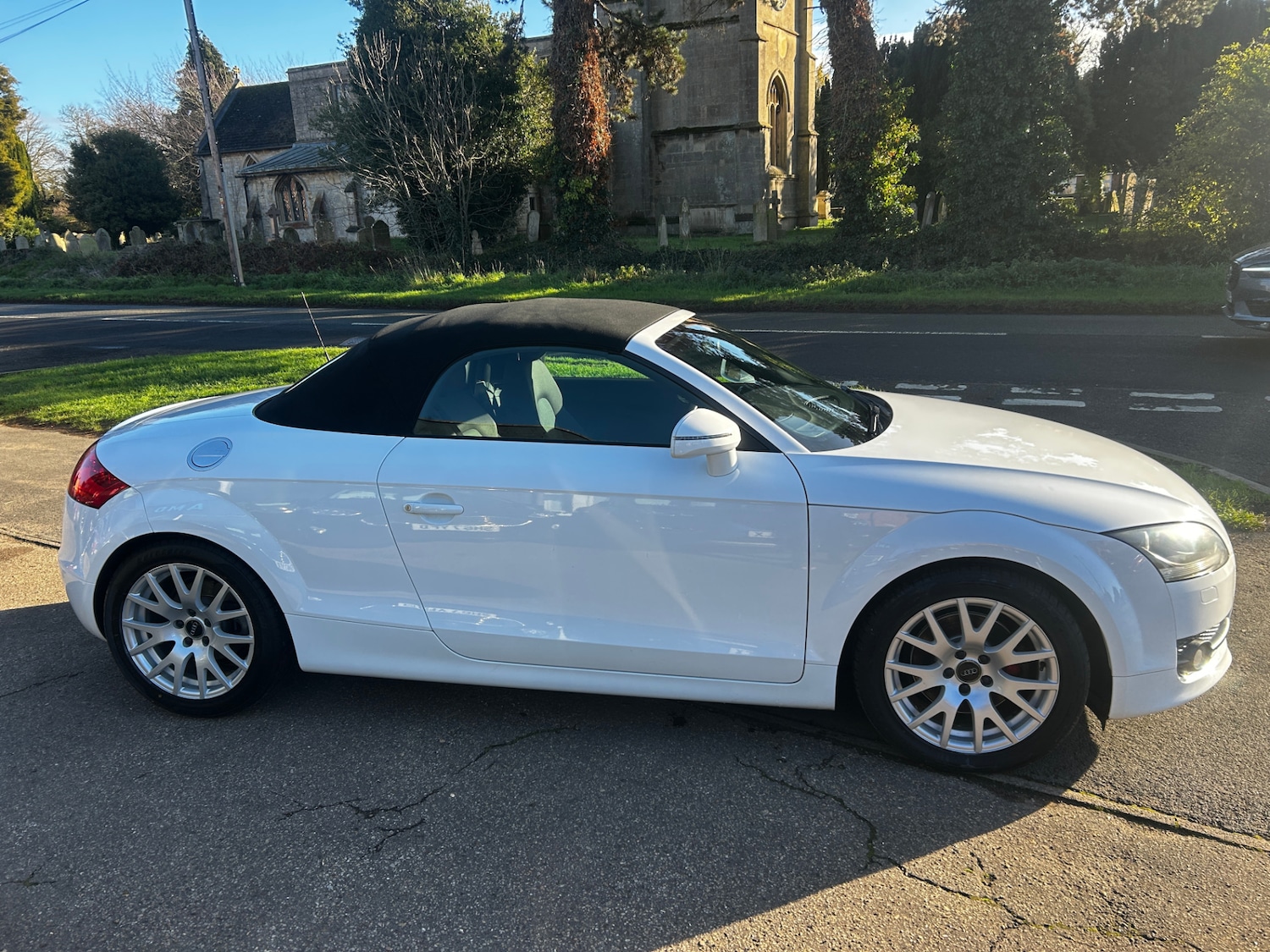 Used Audi TT 2010 for sale - 76693921: Photo 6