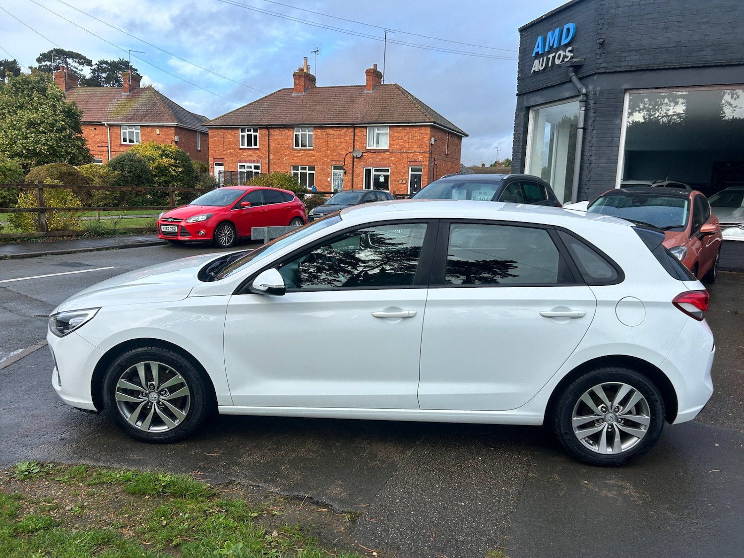 Used Hyundai i30 2017 for sale - 76339835: Photo 2