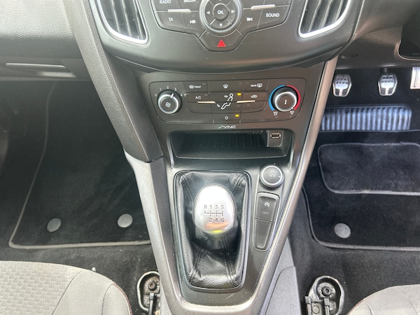 Used Ford Focus 2015 for sale - 75690808: Photo 17