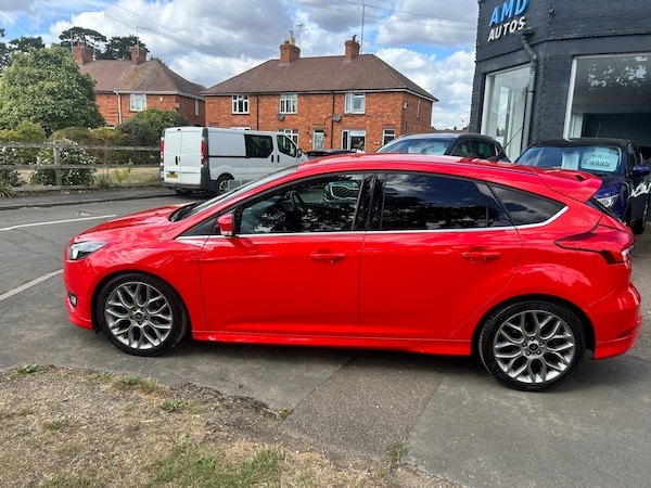 Used Ford Focus 2015 for sale - 75690808: Photo 2