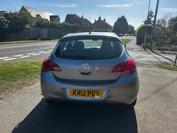 Used Vauxhall Astra 2012 for sale - 78353626: Photo