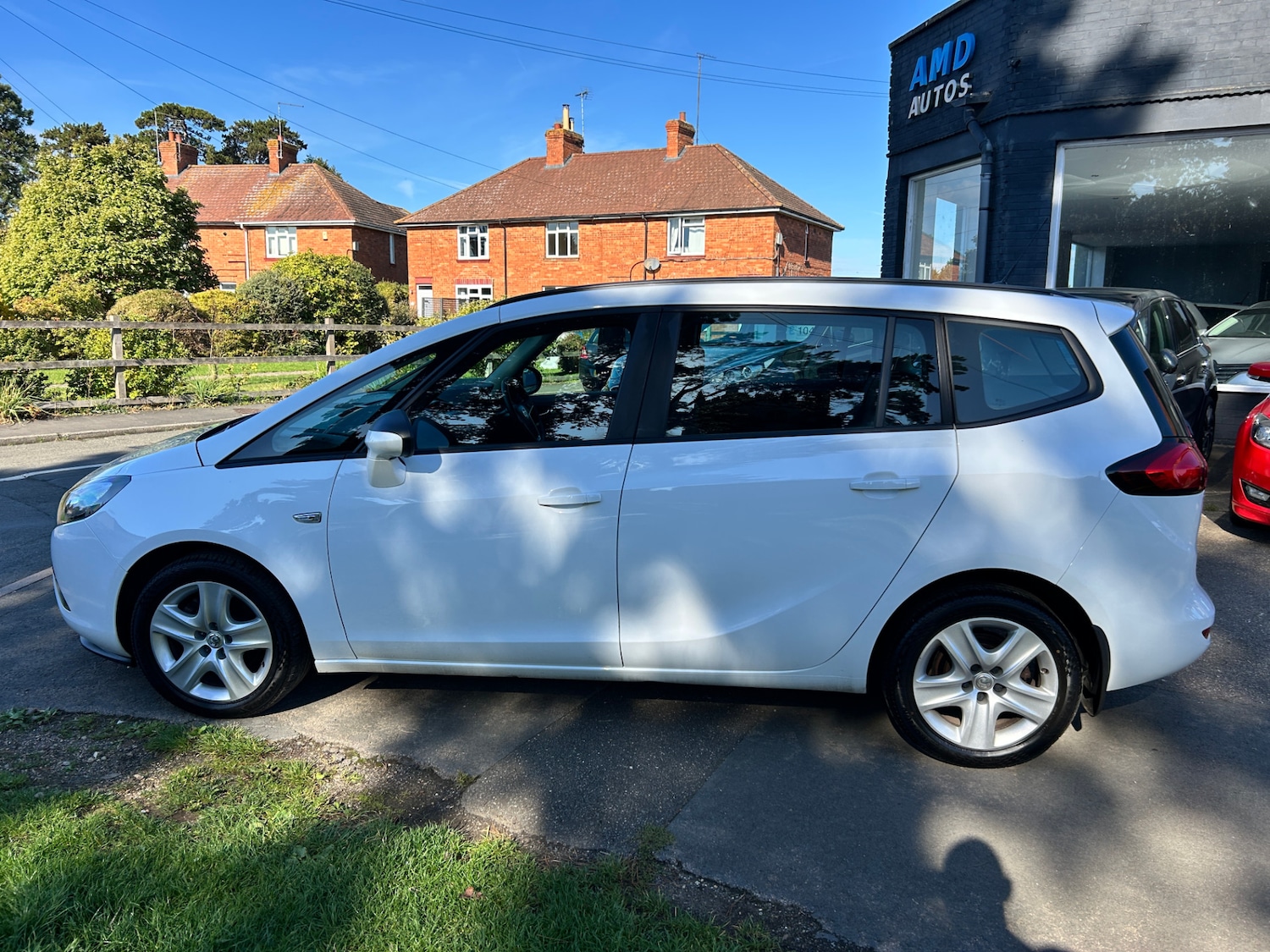 Used Vauxhall Zafira 2016 for sale - 76120395: Photo 2