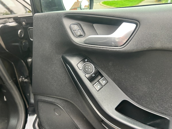 Used Ford Fiesta 2018 for sale - 76301185: Photo 12