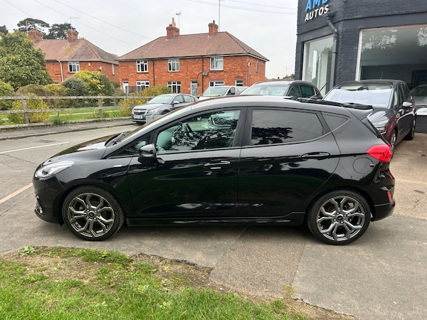 Used Ford Fiesta 2018 for sale - 76301185: Photo 2