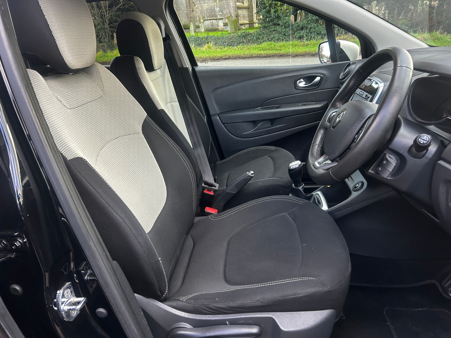 Used Renault Captur for sale - 77701700: Photo 10