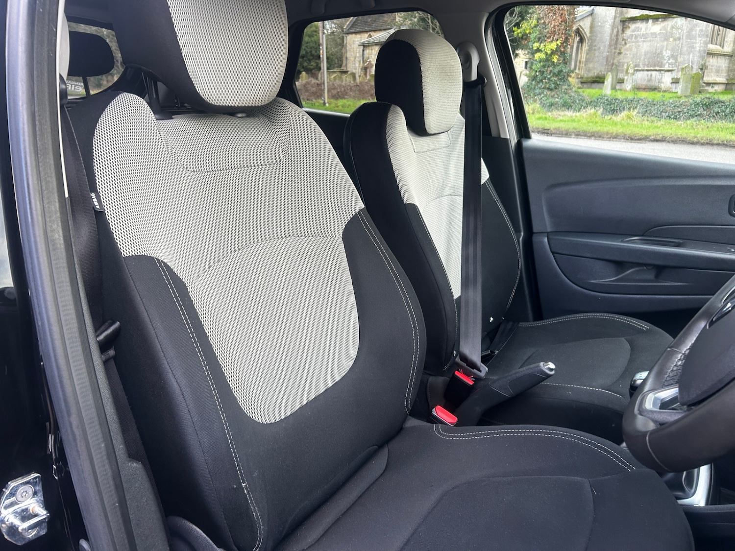 Used Renault Captur for sale - 77701700: Photo 11