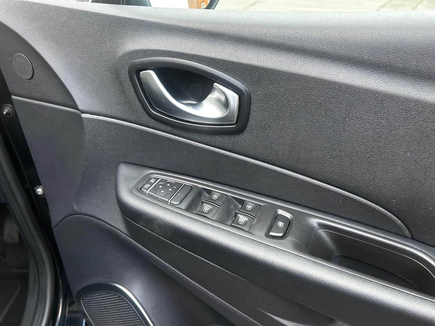 Used Renault Captur for sale - 77701700: Photo 12