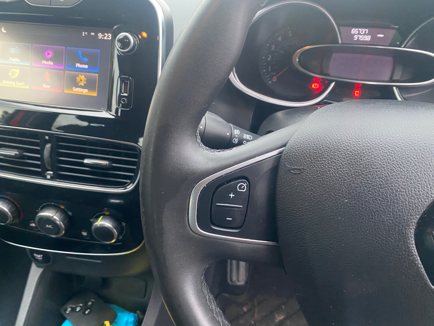 Used Renault Clio 2017 for sale - 76984210: Photo 14