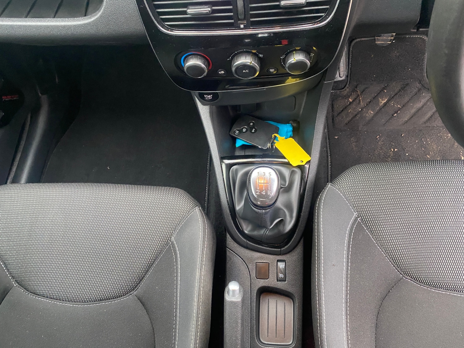 Used Renault Clio 2017 for sale - 76984210: Photo 17