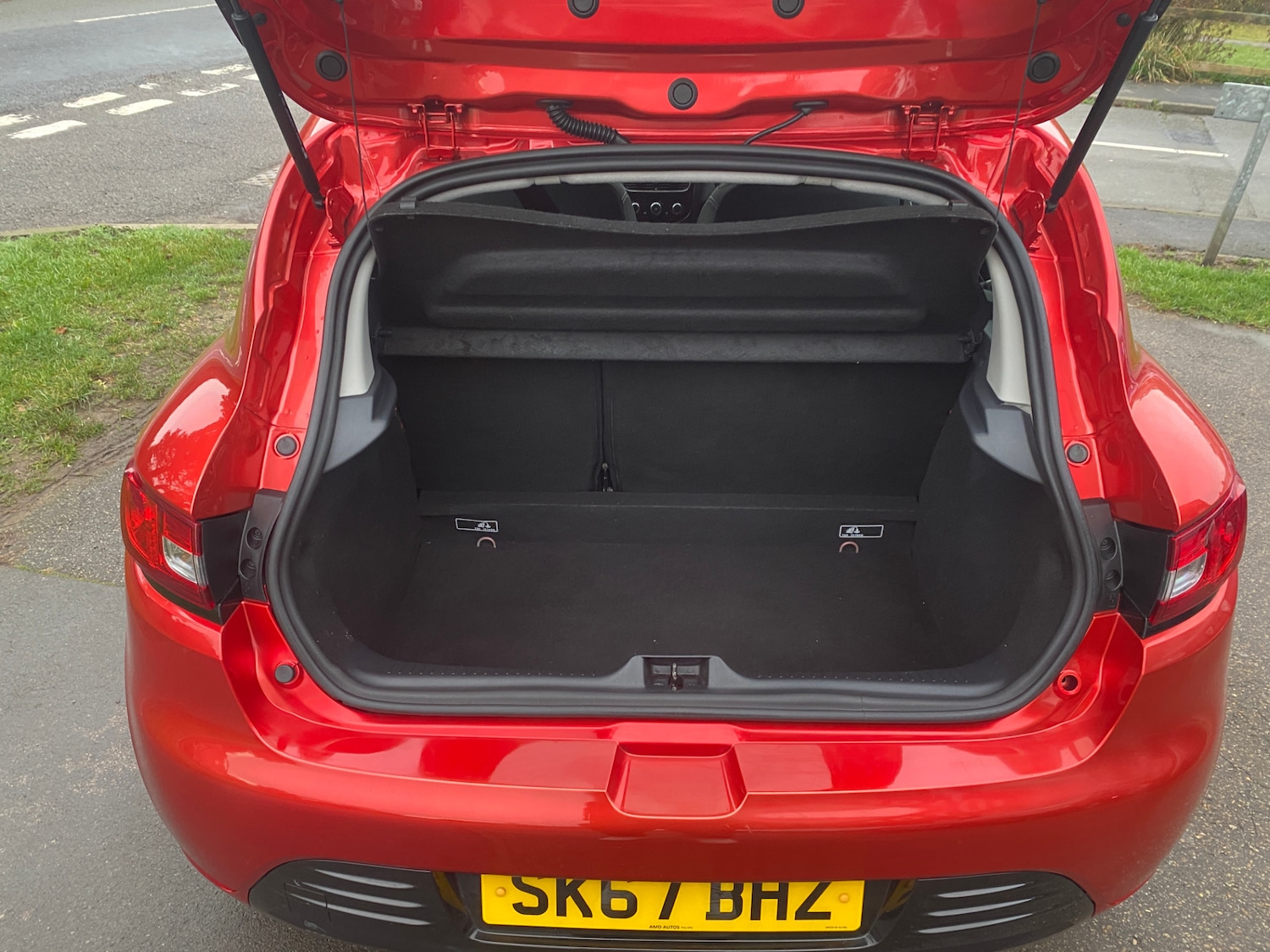 Used Renault Clio 2017 for sale - 76984210: Photo 19