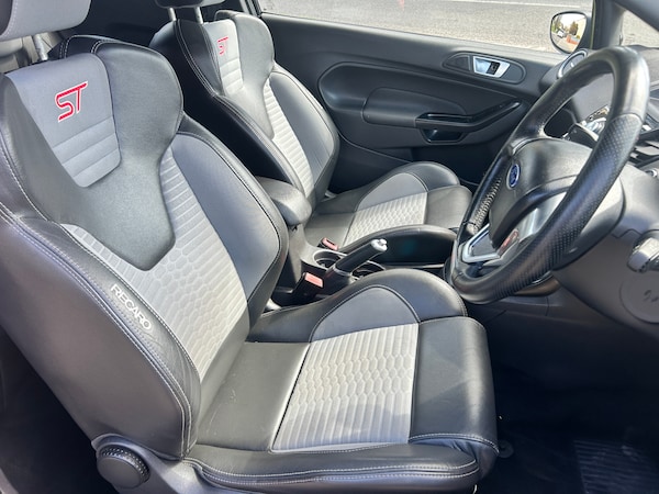 Used Ford Fiesta 2014 for sale - 74330304: Photo 10