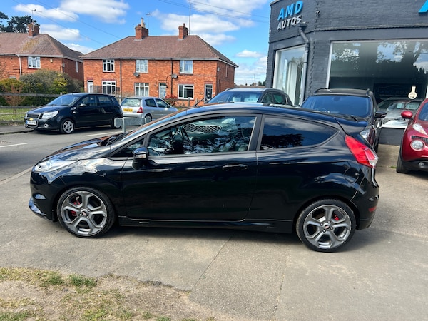 Used Ford Fiesta 2014 for sale - 74330304: Photo 2