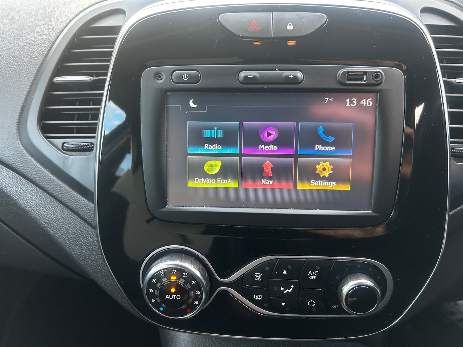 Used Renault Captur 2018 for sale - 77931227: Photo 15