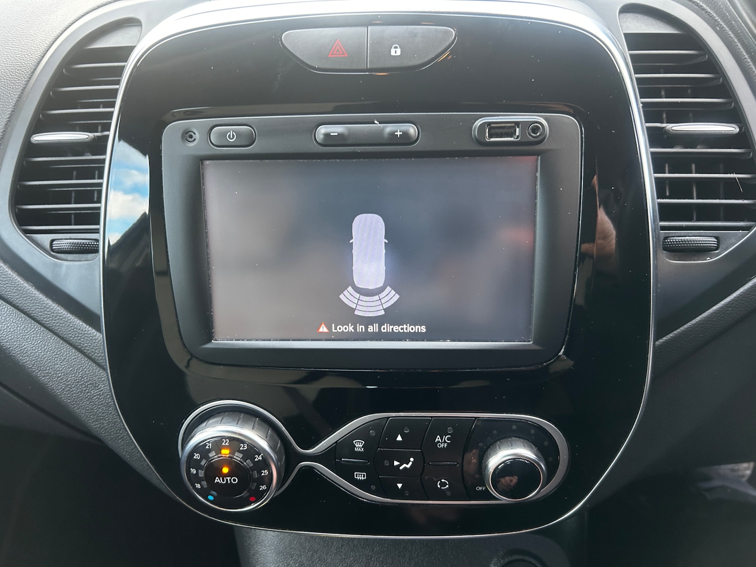 Used Renault Captur 2018 for sale - 77931227: Photo 16