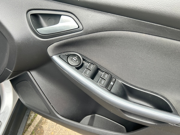 Used Ford Focus 2011 for sale - 74153062: Photo 16