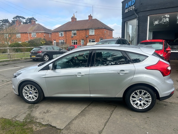 Used Ford Focus 2011 for sale - 74153062: Photo 2