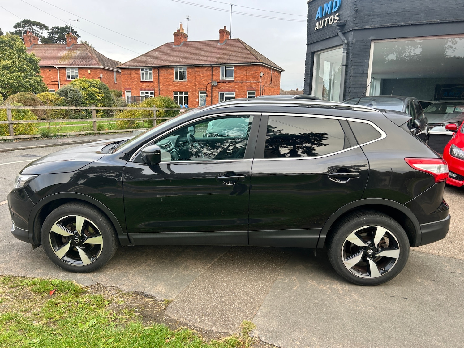 Used Nissan Qashqai 2016 for sale - 76192131: Photo 2
