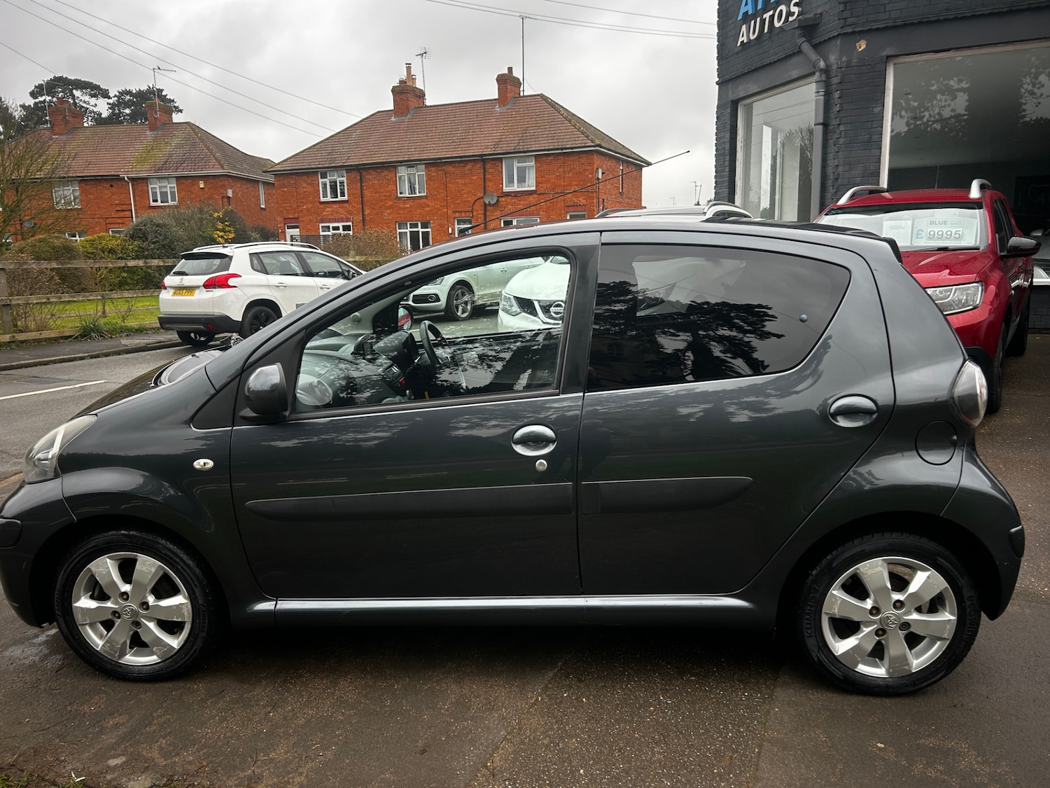 Used Toyota AYGO 2012 for sale - 77517783: Photo 2