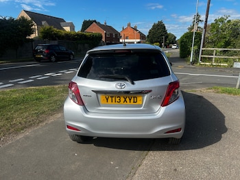 Used Toyota Yaris 2013 for sale - 78555402: Photo