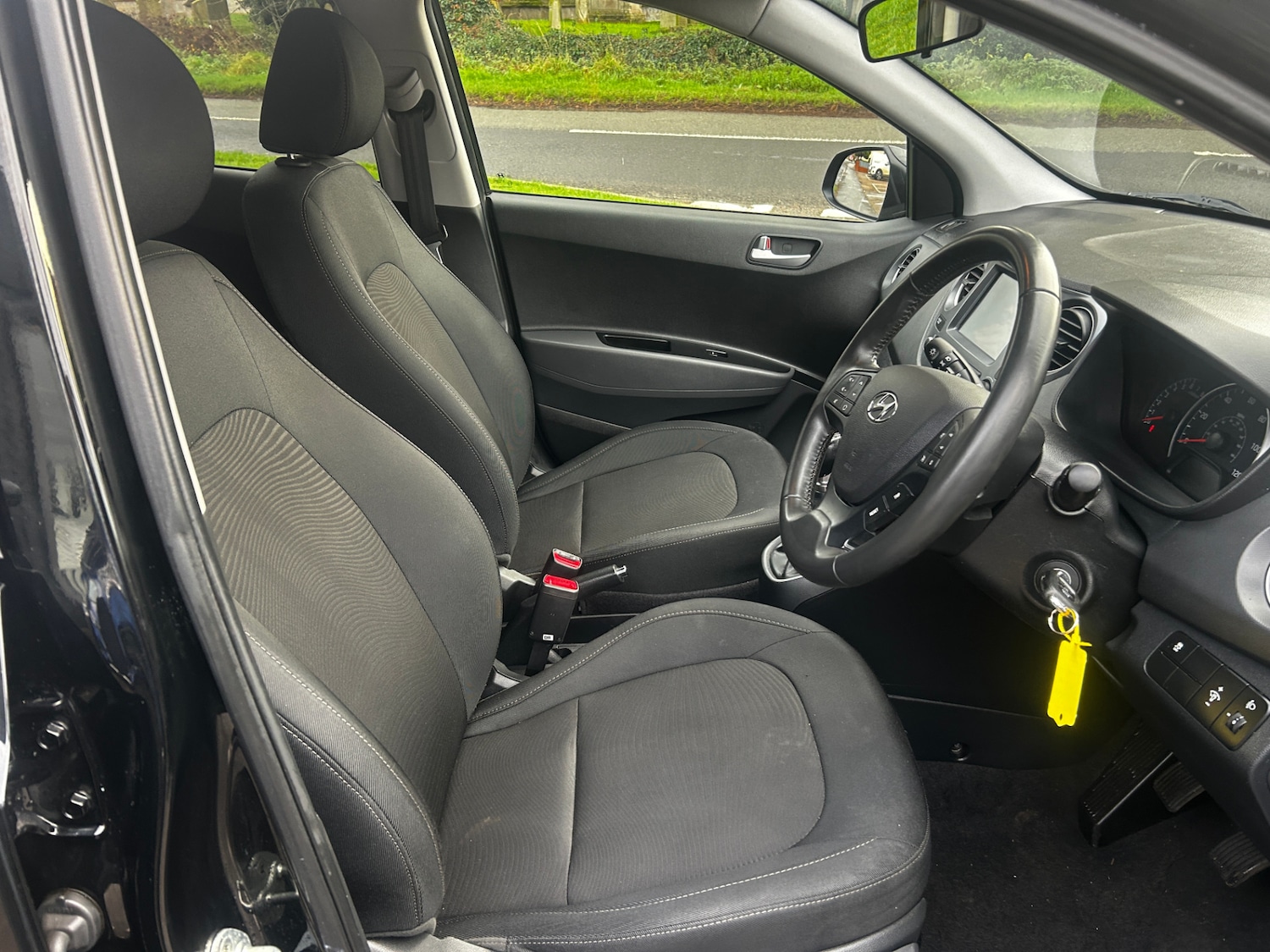 Used Hyundai i10 2019 for sale - 76983925: Photo 11