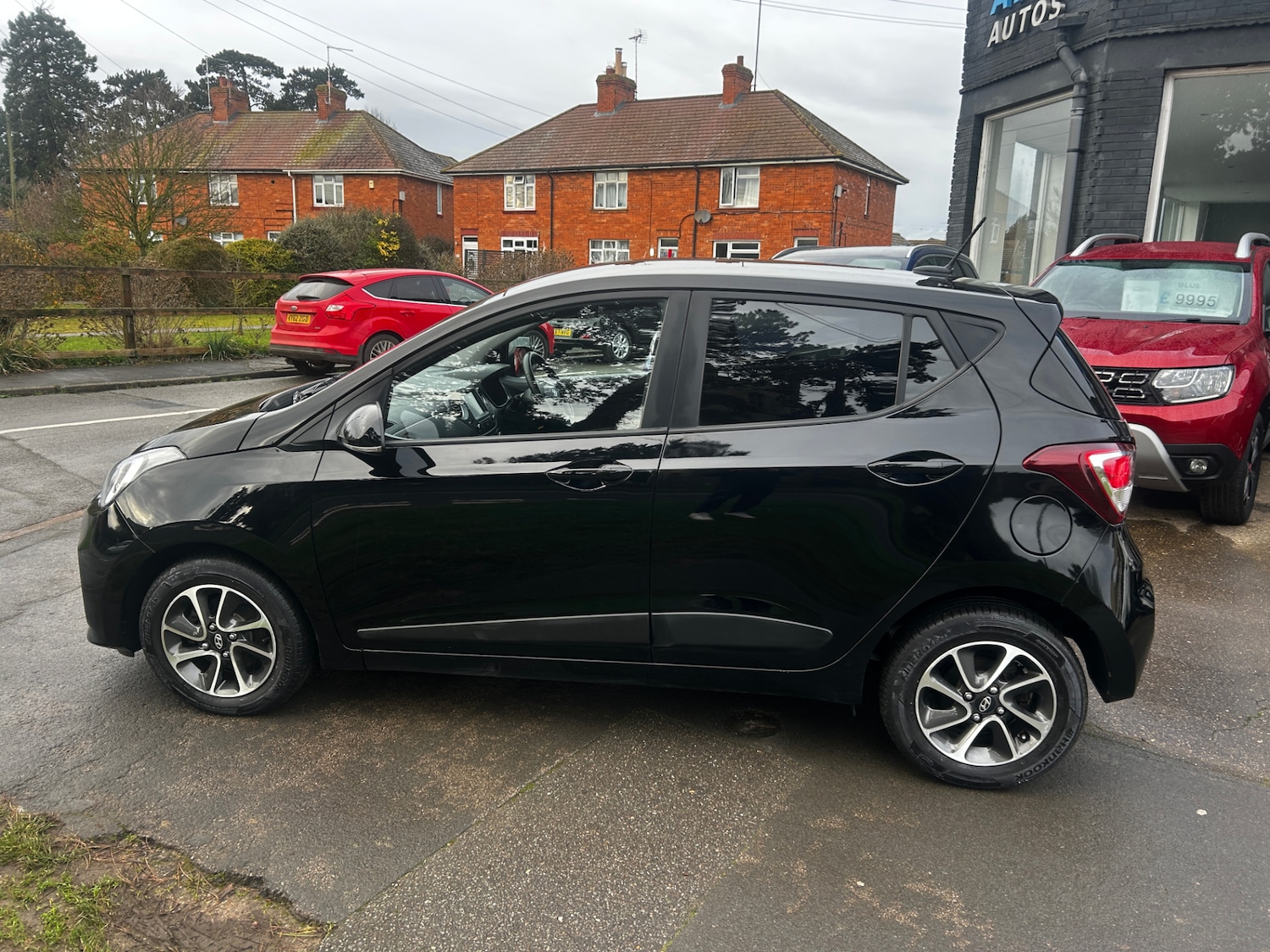 Used Hyundai i10 2019 for sale - 76983925: Photo 2
