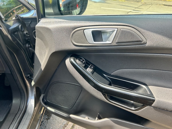 Used Ford Fiesta 2015 for sale - 74879471: Photo 12