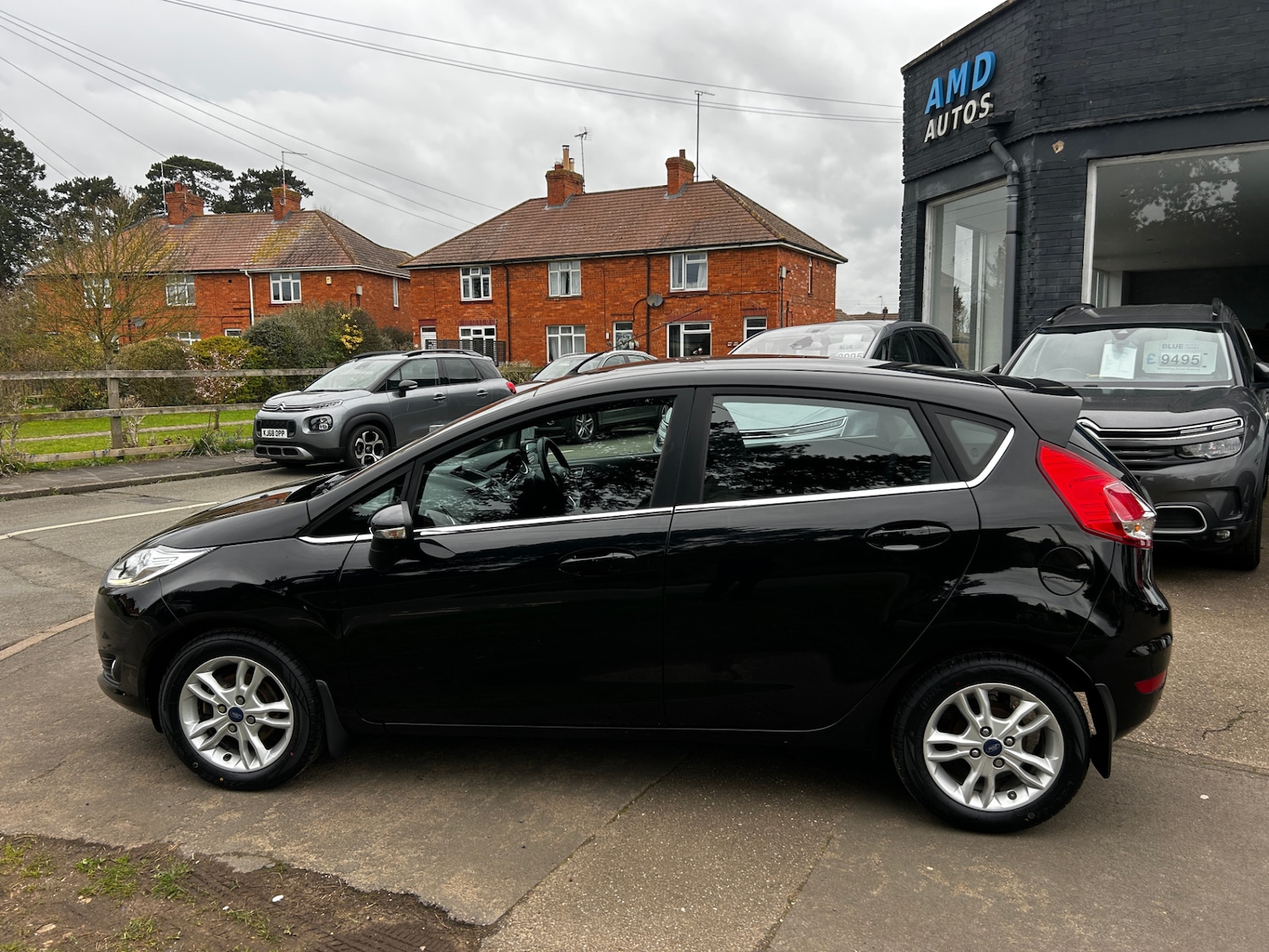Used Ford Fiesta 2015 for sale - 77915315: Photo 2