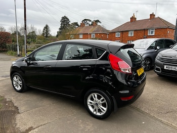 Used Ford Fiesta 2015 for sale - 77915315: Photo