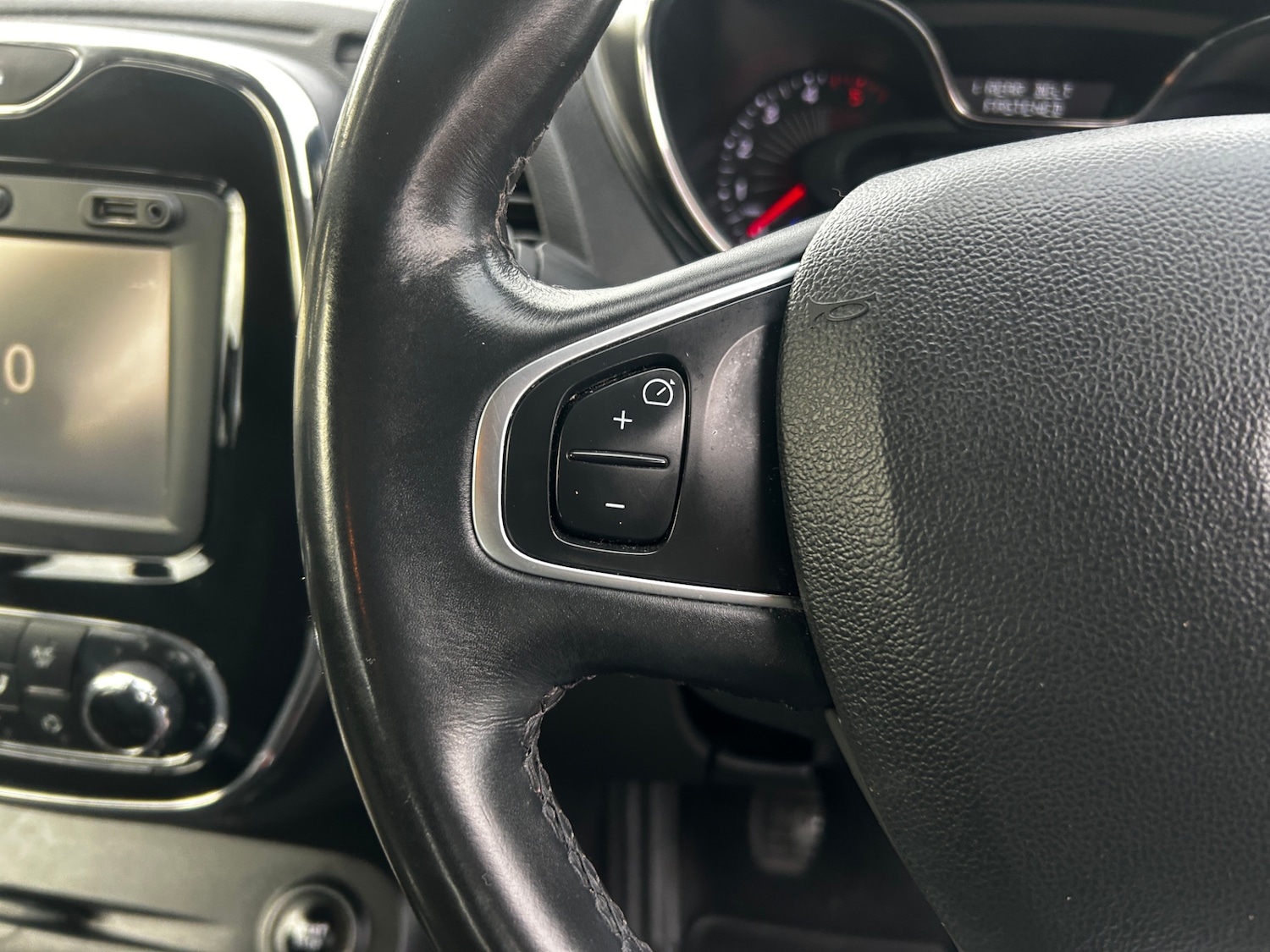 Used Renault Captur 2017 for sale - 77615928: Photo 14