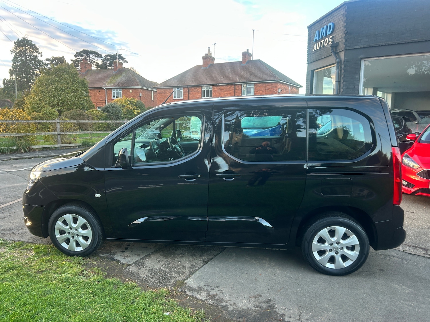 Used Vauxhall Combo Life 2020 for sale - 76392439: Photo 2