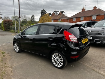 Used Ford Fiesta 2016 for sale - 78180440: Photo