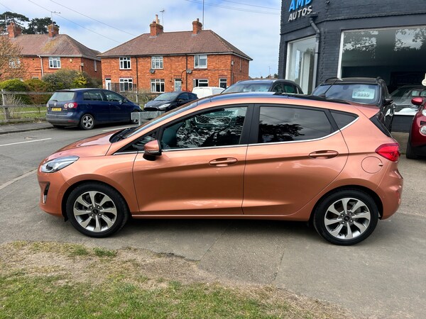 Used Ford Fiesta 2017 for sale - 74329032: Photo 2